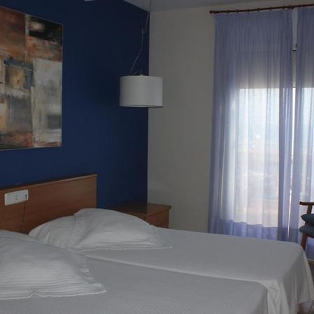 Hotel Roca Plana Амполья Номер фото