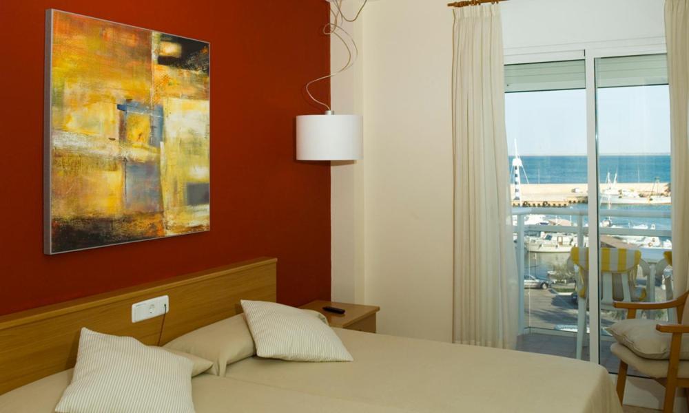 Hotel Roca Plana Амполья Номер фото