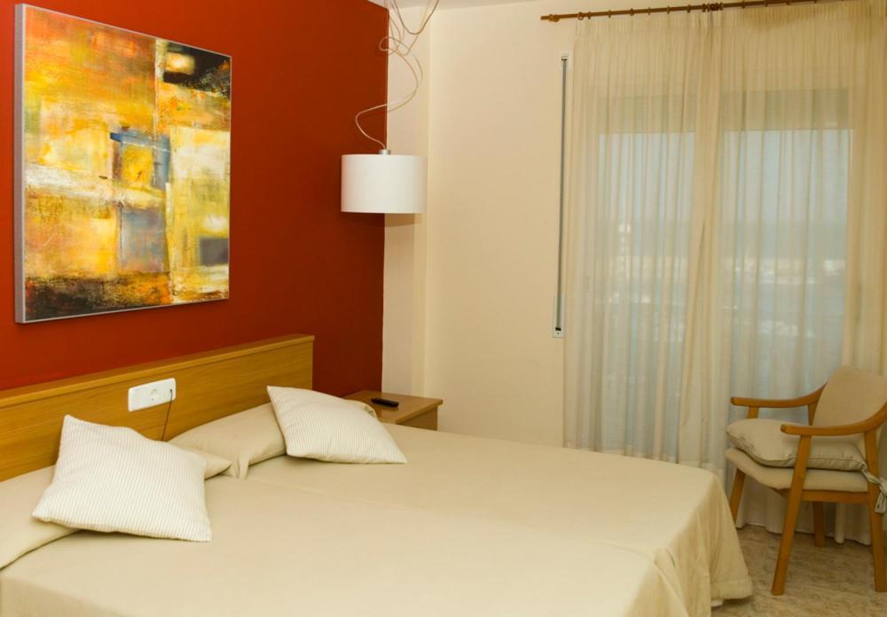 Hotel Roca Plana Амполья Номер фото
