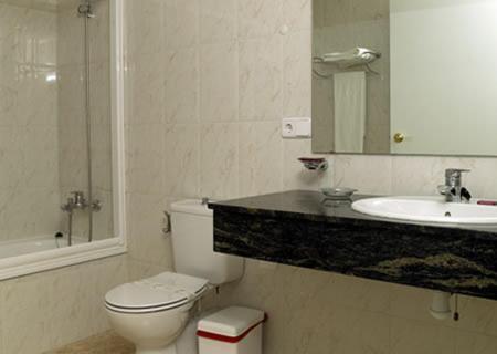Hotel Roca Plana Амполья Экстерьер фото